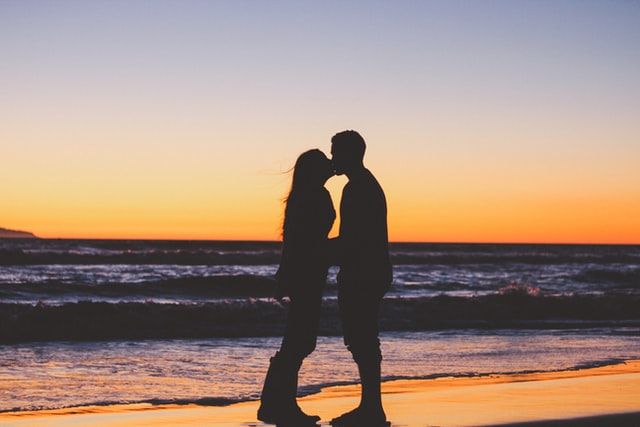 El verano: la época ideal para iniciar una relación