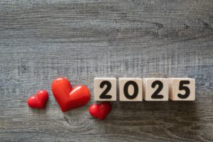 Balance del año y nuevos propósitos: Hábitos para estar abierto al amor en 2025